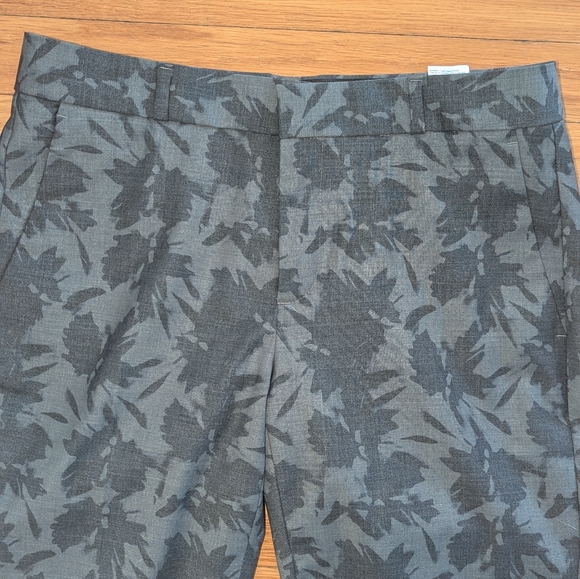 Banana Republic Avery Gray Ankle Pants - Picture 3 of 7